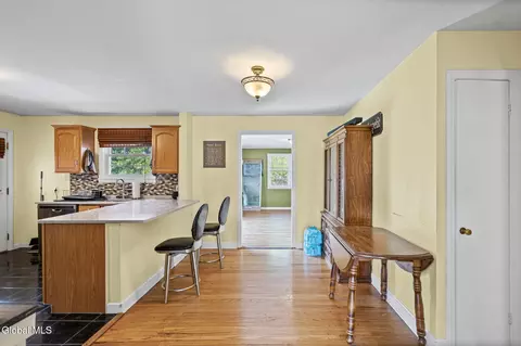 Entry Way - 1309 Sumner Ave, Schenectady, NY 12309 photo 1 of 1