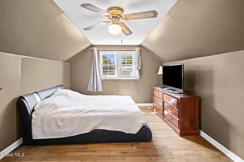 Bedroom - 1309 Sumner Ave, Schenectady, NY 12309 photo 6 of 9