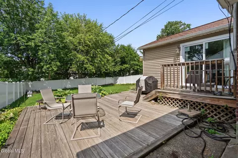 Exterior - 1309 Sumner Ave, Schenectady, NY 12309 photo 3 of 8