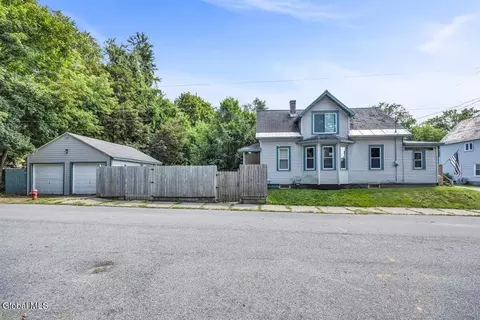 Exterior - 2101 Colgate Pl, Schenectady, NY 12304 photo 3 of 3