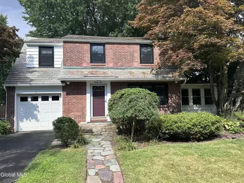 25 Buckingham Dr, Albany, NY 12208