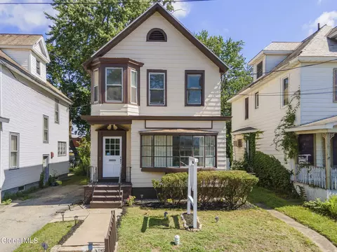 1595 Union St, Schenectady, NY 12309