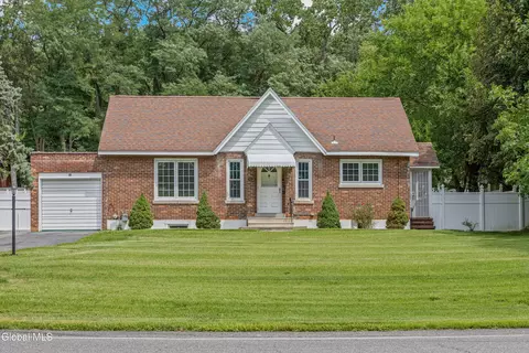 131 Shaker Rd, Albany, NY 12211