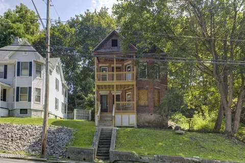 223-225 Vrooman Ave, Amsterdam, NY 12010