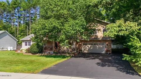 49 James St, Warrensburg, NY 12885