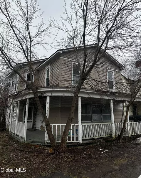 19 W State St, Dolgeville, NY 13329