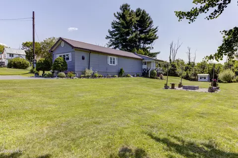 9 Enoch St, Nelliston, NY 13428