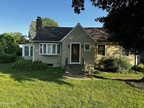 22 Powell St, Wynantskill, NY 12198