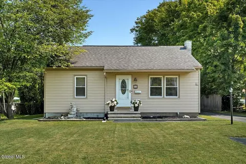24 Bruen Ct, Rensselaer, NY 12144