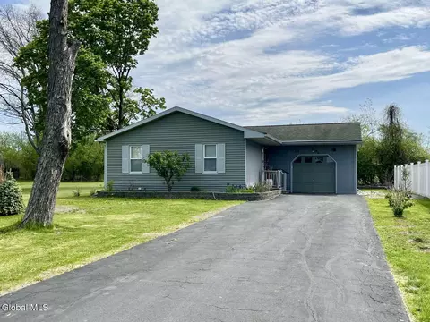 29 Woodlawn Ave, Rensselaer, NY 12144