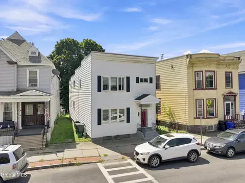 804 19th St, Watervliet, NY 12189