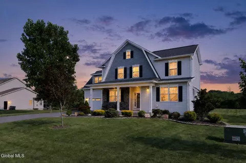 21 Tisdale Ln, Clifton Park, NY 12065