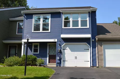 20 Lexington Dr, Clifton Park, NY 12065