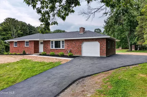 226 Snyders Lake Rd, Wynantskill, NY 12198