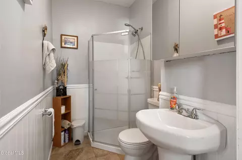 Bath - 112 Fales Ct, Troy, NY 12180 photo 1 of 3