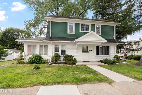 112 Fales Ct, Troy, NY 12180
