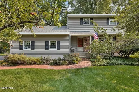 6 Nott Rd, Guilderland, NY 12084