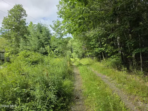 73 Brainard Rd, Averill Park, NY 12018