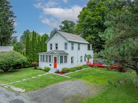 4 Ford Ave, Cambridge, NY 12816