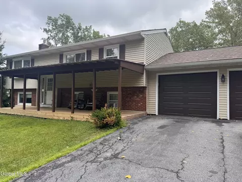 107 Gregory Ln, Fort Edward, NY 12828
