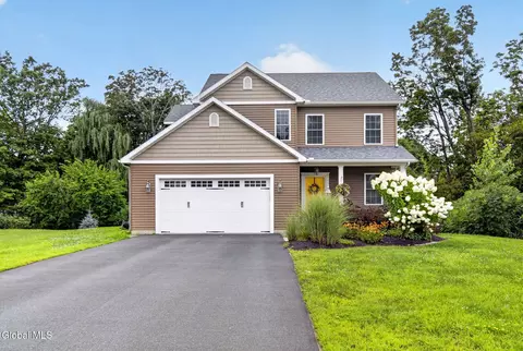 16 Napa Ct, Niskayuna, NY 12309
