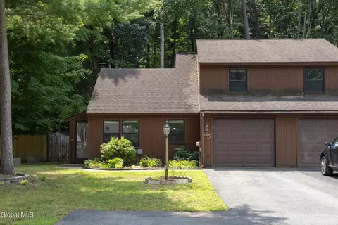 65 Pepperbush Pl, Malta, NY 12020