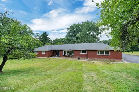 10 Gurley Ave, Troy, NY 12182