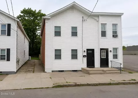 13 John St, Schenectady, NY 12305