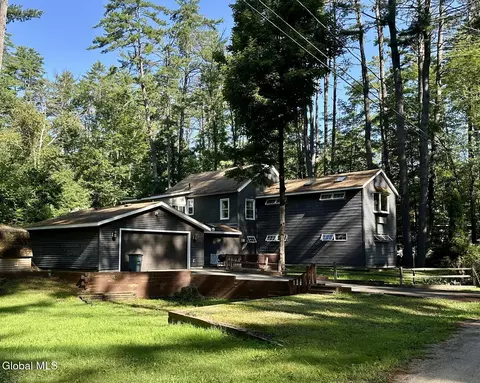 41 Dubois Ln, Lake Luzerne, NY 12846
