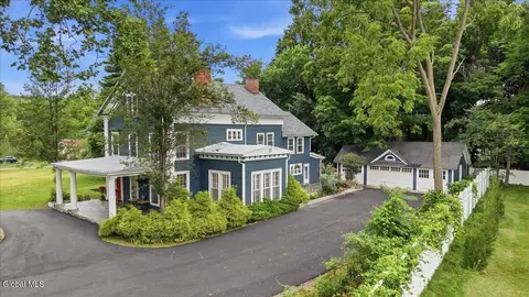 105 Brunswick Rd, Troy, NY 12180