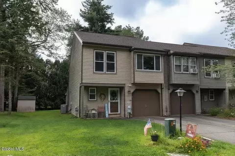 24 Brenden Ct, Clifton Park, NY 12065