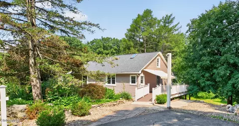 56 Schodack Dr, Castleton On Hudson, NY 12033
