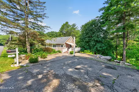 56 Schodack Dr, Castleton On Hudson, NY 12033