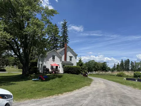 478 Route 9w, Glenmont, NY 12077