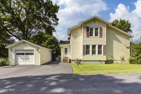 22 Highland Ave, Fort Johnson, NY 12070