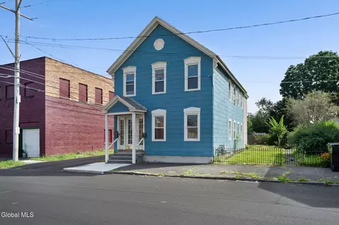 22 108th St, Troy, NY 12182