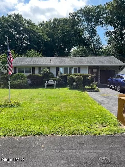 23 Westlyn Ct, Albany, NY 12203