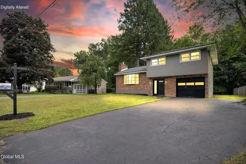 1032 St Jude Dr, Schenectady, NY 12303
