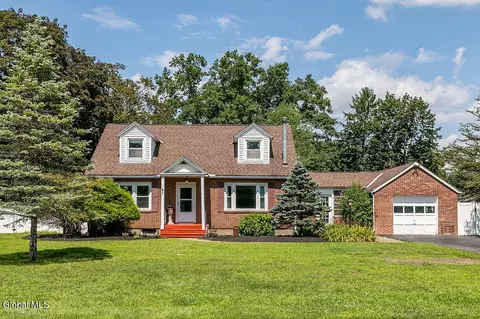 3013 Sunset Ln, Schenectady, NY 12303