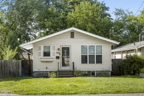 Exterior - 309 Manchester Rd, Schenectady, NY 12304 photo 1 of 3