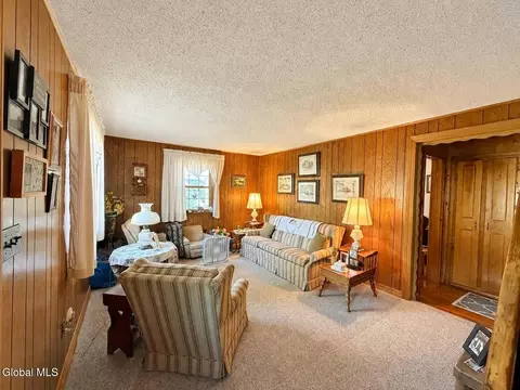 Living - 1133 Cushing Ln, Schenectady, NY 12303 photo 1 of 4