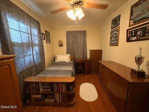 Bedroom - 1133 Cushing Ln, Schenectady, NY 12303 photo 3 of 3