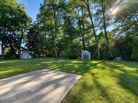 Exterior - 1133 Cushing Ln, Schenectady, NY 12303 photo 4 of 6