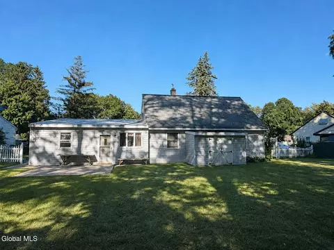 Exterior - 1133 Cushing Ln, Schenectady, NY 12303 photo 2 of 6