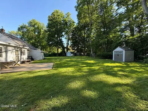 Exterior - 1133 Cushing Ln, Schenectady, NY 12303 photo 5 of 6