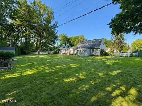 Exterior - 1133 Cushing Ln, Schenectady, NY 12303 photo 3 of 6