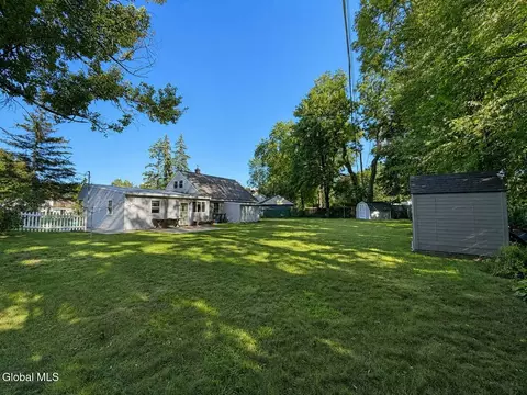 Exterior - 1133 Cushing Ln, Schenectady, NY 12303 photo 1 of 6