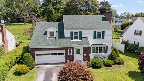25 Van Dyke Ave, Amsterdam, NY 12010