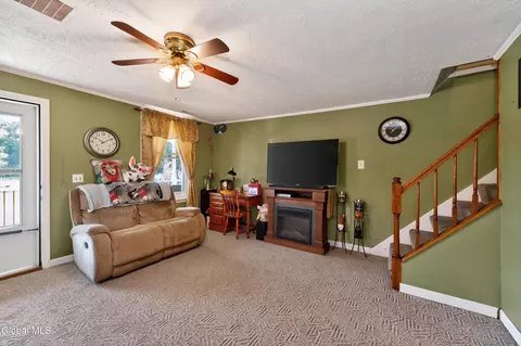 7 Colonial Rd, Stillwater, NY 12170 photo 5