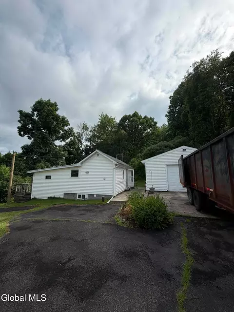 1343 State Highway 7, Troy, NY 12180